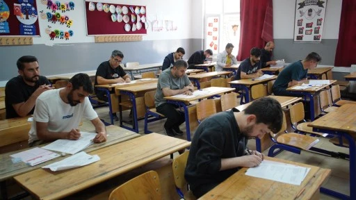 &Ouml;ğrenci, Veli ve &Ouml;ğretmen Aynı Sınavda