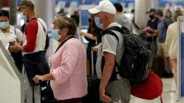 Omicron varyantı: Pazar günü dünya çapında 3 bin 600 uçuş iptal edildi