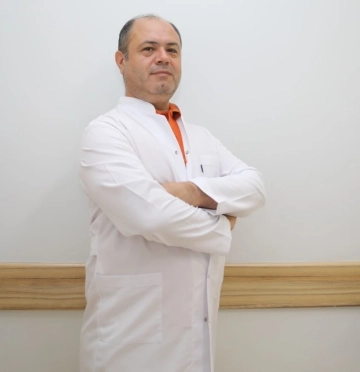 Opr. Dr. Abdurrahman Özdemir: "Bel ağrısını ciddiye alın"