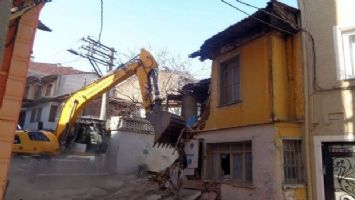Osmangazi Belediyesi&#039;nden metruk binalara geçit yok