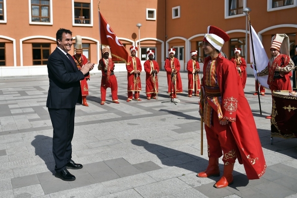 Osmangazi’den 70 ülkeye bilim, kültür ve kardeşlik mesajı