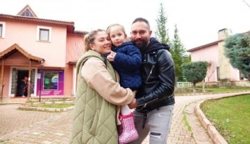 Otizmli Nefes 3 yıl sonra anne, baba dedi! Aile sevince boğuldu