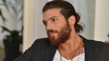 Oyuncu Can Yaman&#039;a İtalya&#039;da sosyal mesafe cezası!