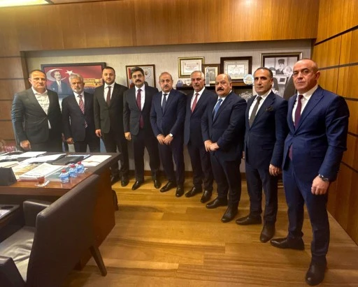 &Ouml;zturan&rsquo;dan TBMM&rsquo;de Ziyaret