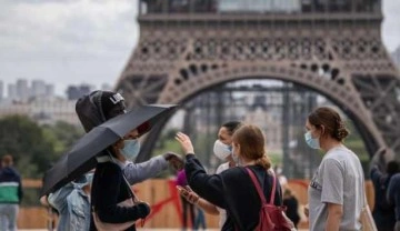 Paris&rsquo;te maske takma zorunluluğu kaldırıldı