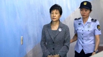 Park Geun-hye: Güney Kore'nin eski devlet başkanı affedildi