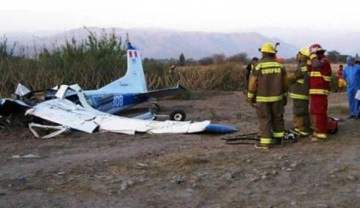 Peru&rsquo;da turistleri taşıyan küçük uçak düştü: 7 ölü