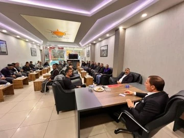 Pervari Belediye Başkanı Tayyar Özcan, Belediye Personeliyle Bir Araya Geldi