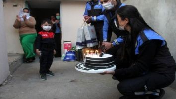 Adana polisinden doğum günü sürprizi