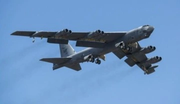 Rusya'ya mesaj mı? ABD bombardıman uçağı B-52 Ukrayna sınırında uçtu