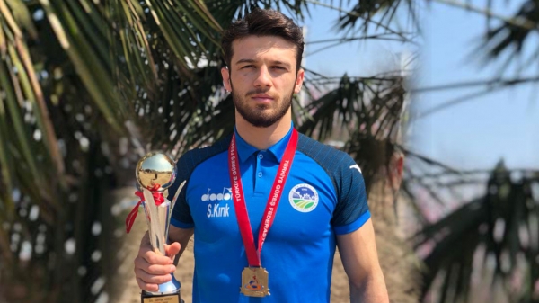 Sakaryalı sporcu halterde Türkiye şampiyonu oldu