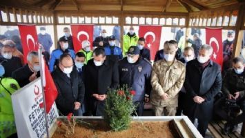 Şehit Fethi Sekin, şehadetinin 4. yılında kabri başında anıldı