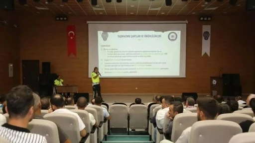 Servis sürücülerine güvenli sürüş psikolojisi eğitimi verildi
