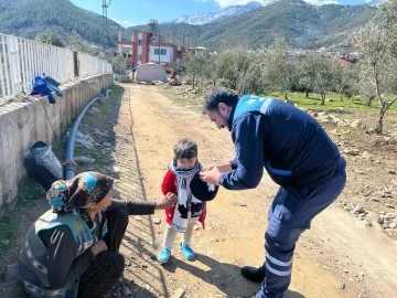 SİİRT BELEDİYESİ, DEPREM BÖLGESİNDE YARALARI SARIYOR