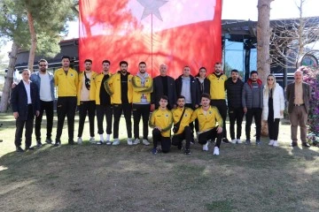 SİİRT BELEDİYESİ ERKEK VOLEYBOL TAKIMI TURNUVALARA KATILMAK ÜZERE ÇORUM’A UĞURLANDI