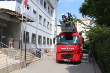 Siirt Belediyesi Hasta Kurtarma Ve Yangın Tatbikatı Gerçekleştirdi
