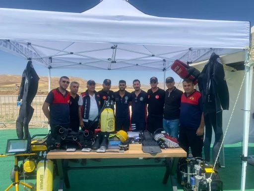 Siirt Belediyesi İtfaiyesi Teknofest&rsquo;te Dalgı&ccedil;lık ve Su Altı Kurtarma &Ccedil;alışmalarını Tanıtıyor