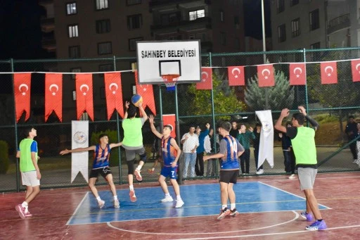 Siirt Belediyesi&rsquo;nin D&uuml;zenlediği 3x3 Sokak Basketbolu Sona Erdi