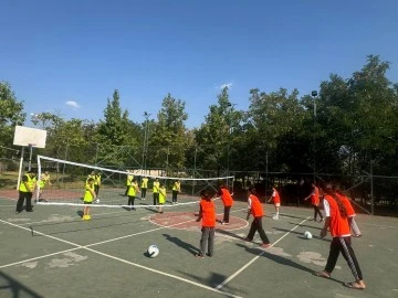 Siirt Belediyesi'nin Yaz Spor Kursları Çocukların Gelişimine Katkı Sağlıyor