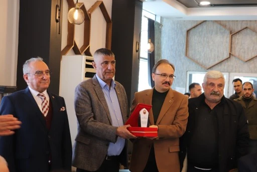 Siirt Emekliler Derneği'nden kaynaşma etkinliği