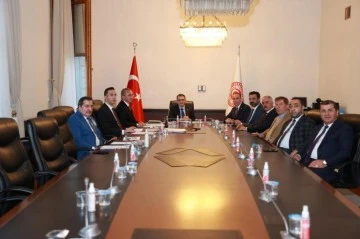 Siirt Heyeti, Enerji ve Tabii Kaynaklar Bakanı Fatih Dönmez’i Ziyaret Etti