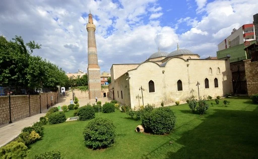 Siirt’in 896 Yıllık Ecdat Yadigarı Ulu Cami Ramazan İçin Hazır