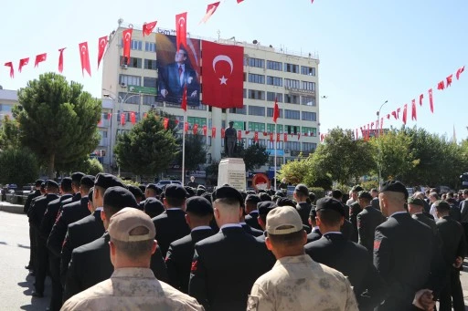 Siirt&rsquo;in Şeref G&uuml;n&uuml; T&ouml;renlerle Kutlandı