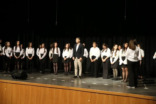 Siirt Lisesi'nden &quot;İçimde Kalan Mısralar&quot;la Duygu Dolu Sanat Gecesi