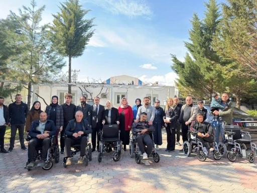 Siirt&rsquo;te 20 Ak&uuml;l&uuml; Tekerlekli Sandalye Dağıtıldı