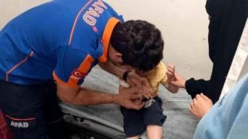 Siirt'te 4 yaşındaki çocuğun parmağına metal nesne battı, imdadına AFAD personeli yetişti