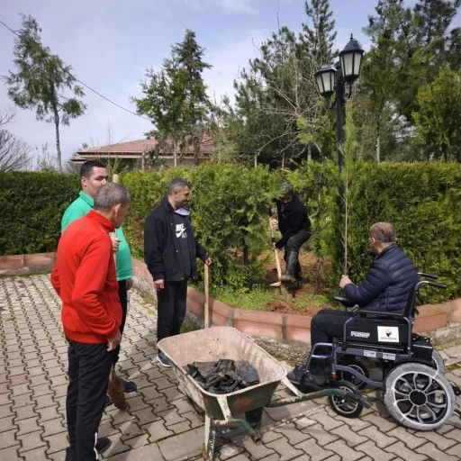 Siirt&rsquo;te Engelsiz Yaşam Merkezi&rsquo;nde &Ouml;zel Bireylerden Doğaya Katkı