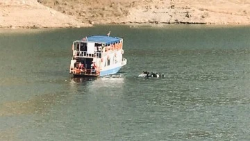 Siirt'te Baraj Gölünde Sandal Battı, 5 Kişi Boğulmaktan Kurtarıldı