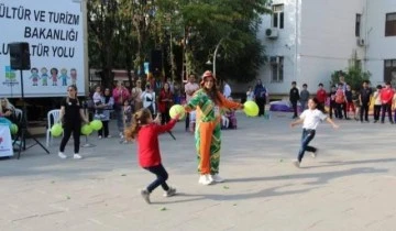 Siirt'te çocuklar “Oyun Karavanı” ile eğlendi