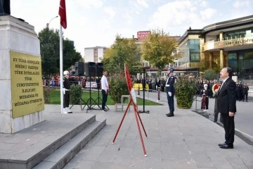 Siirt’te Cumhuriyetimizin Kurucusu Büyük Önder Gazi Mustafa Kemal Atatürk, Törenlerle Anıldı