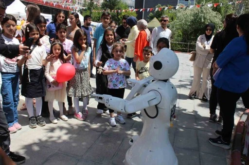 Siirt'te Geleceğin yıldızları bilim şenliğinde buluştu