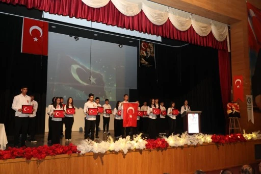 Siirt&rsquo;te İstiklal Marşı'nın Kabul&uuml; Ve Mehmet Akif Ersoy&rsquo;u Anma G&uuml;n&uuml; T&ouml;renlerle Kutlandı