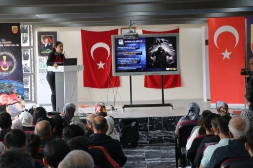 Siirt'te jandarmadan bağımlılıkla m&uuml;cadeleye eğitimi