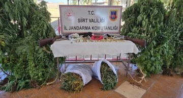 Siirt'te Jandarmadan Başarılı Operasyon: Silah ve Uyuşturucu Ele Geçirildi!