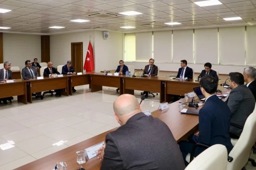Siirt’te Kaldırım İşgalleri ve Seyyar Satıcılar Sorunu Masaya Yatırıldı!