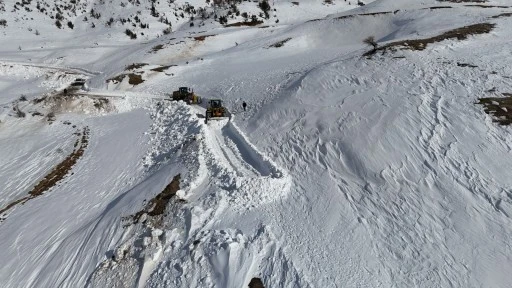 Siirt&rsquo;te Kapanan K&ouml;y Yolları Tek Tek A&ccedil;ılıyor