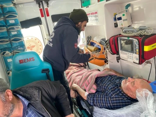 Siirt&rsquo;te Karla M&uuml;cadele Ekiplerinden Hayat Kurtaran M&uuml;dahale