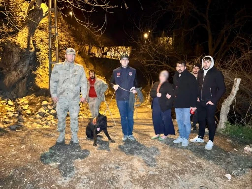 Siirt’te Kayıp Kadın Jandarma Ekiplerince Sağ Olarak Bulundu!