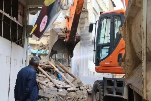 Siirt’te Kentsel Dönüşüm Hız Kazandı: Karakol Mahallesi’nde Yıkımlar Sona Yaklaştı!