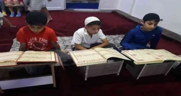 Siirt'te Kur'an'ı Kerim hatim eden çocuklar ödüllendirildi