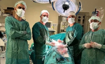 Siirt'te Prostat Kanseri Tedavisinde Önemli Başarı: 66 Yaşındaki Hastaya Radikal Ameliyat Yapıldı
