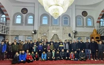 Siirt’ Te Sabah Namazı Buluşmalarında Şehit Olan Askerlerimiz İçin Dua Edildi