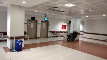 Siirt'te sağlıkçılar iş bıraktı hastane boş kaldı