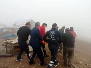 Siirt'te sis nedeniyle kamyon göçerlerin yaşadığı çadıra daldı: 1 yaralı