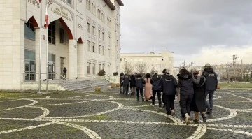 Siirt’te Terör Propagandası Yapan 13 Şüpheli Şahıs Gözaltına Alındı