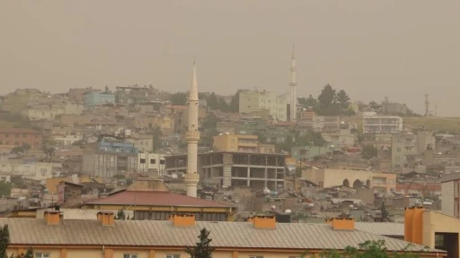 Siirt'te toz taşınımı etkili oldu
